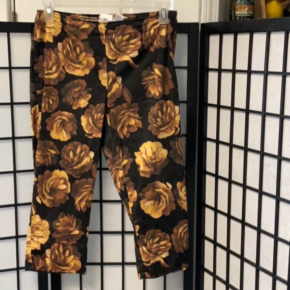 Women’s floral pants